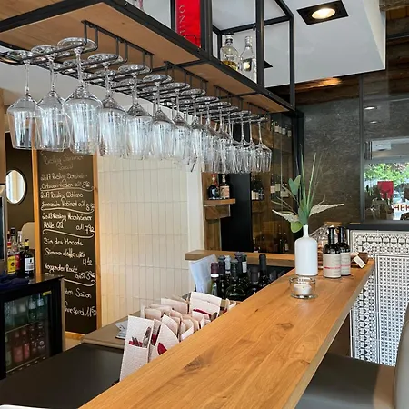 Kragemann & Vinothek Hotel